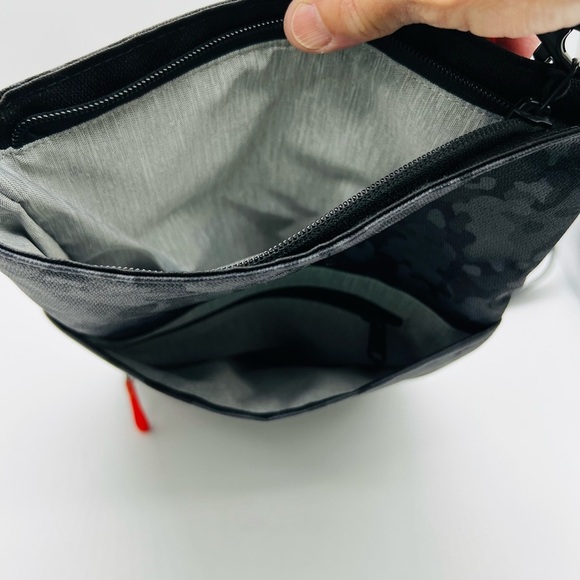 Sherpani Gray and Black Women's Pica Crossbody Bag EUC - Picture 7 of 14